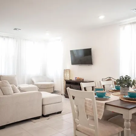 Beautiful Brand New 2 Bedroom Vegas Home! Fits 12 Or More,15-20 Minutes From Lv Strip